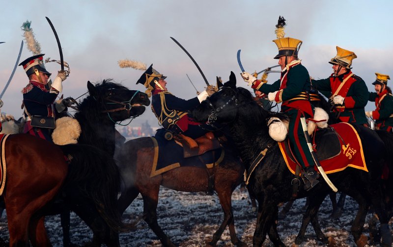 Η Μάχη του Αούστερλιτς «ζωντάνεψε» στην Τσεχία 212 χρόνια μετά -Εντυπωσιακή αναπαράσταση [εικόνες & βίντεο]  | iefimerida.gr 10
