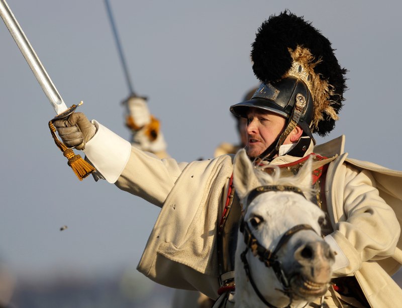 Η Μάχη του Αούστερλιτς «ζωντάνεψε» στην Τσεχία 212 χρόνια μετά -Εντυπωσιακή αναπαράσταση [εικόνες & βίντεο]  | iefimerida.gr 4
