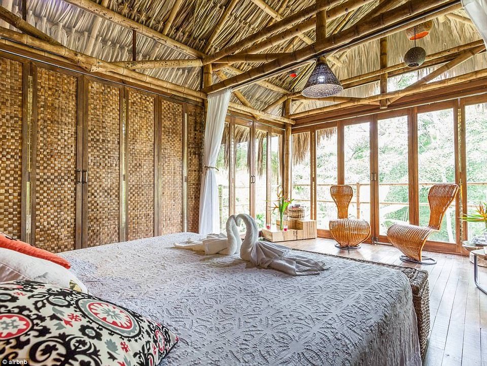 Αυτό το σπίτι-σπηλιά στη Σαντορίνη είναι στα 5 πιο δημοφιλή της Airbnb στον κόσμο [εικόνες]  | iefimerida.gr 20