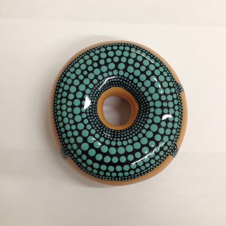 Αυτός ο Κορεάτης φτιάχνει τα πιο... αμπερά ντόνατ- Από κρύσταλλα swarovski  [εικόνες] | iefimerida.gr 1