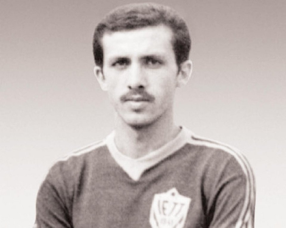 Οταν ο Ερντογάν έπαιζε... πραγματική μπάλα-Φορούσε τη φανέλα με το 9 [εικόνες]  | iefimerida.gr 1