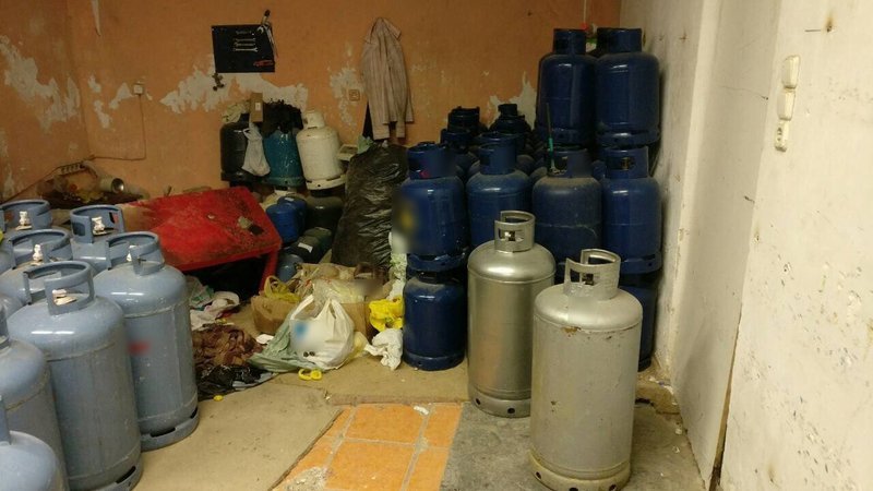 Eξαρθρώθηκε κύκλωμα που εμφιάλωνε και διακινούσε φιάλες υγραερίου [εικόνες] | iefimerida.gr 3