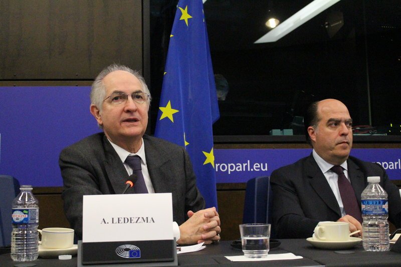 Το Ευρωκοινοβούλιο βράβευσε την αντιπολίτευση της Βενεζουέλας -Μόνο ο Παπαδημούλης δεν χειροκρότησε [εικόνες] | iefimerida.gr 0