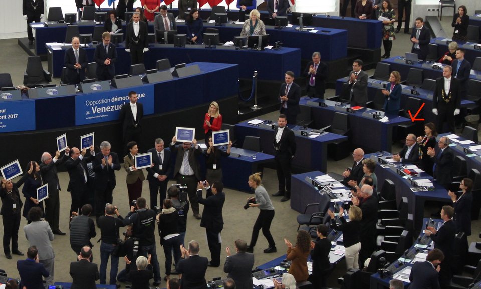 Το Ευρωκοινοβούλιο βράβευσε την αντιπολίτευση της Βενεζουέλας -Μόνο ο Παπαδημούλης δεν χειροκρότησε [εικόνες] | iefimerida.gr 2