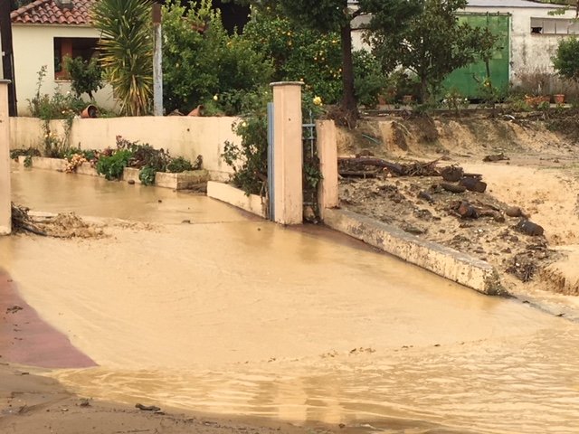 Σάρωσε η κακοκαιρία τη Δυτική Ελλάδα -Πλημμύρισαν σπίτια, φούσκωσαν ποτάμια, έσπασαν δρόμοι [εικόνες & βίντεο] | iefimerida.gr 14
