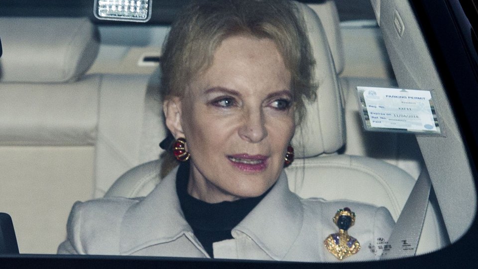 Σάλος με την καρφίτσα της δούκισσας του Κεντ -Μαύρο κεφάλι, αιχμή για τη Μέγκαν Μαρκλ [εικόνες] | iefimerida.gr 0