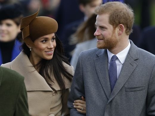 Σάλος με την καρφίτσα της δούκισσας του Κεντ -Μαύρο κεφάλι, αιχμή για τη Μέγκαν Μαρκλ [εικόνες] | iefimerida.gr 3