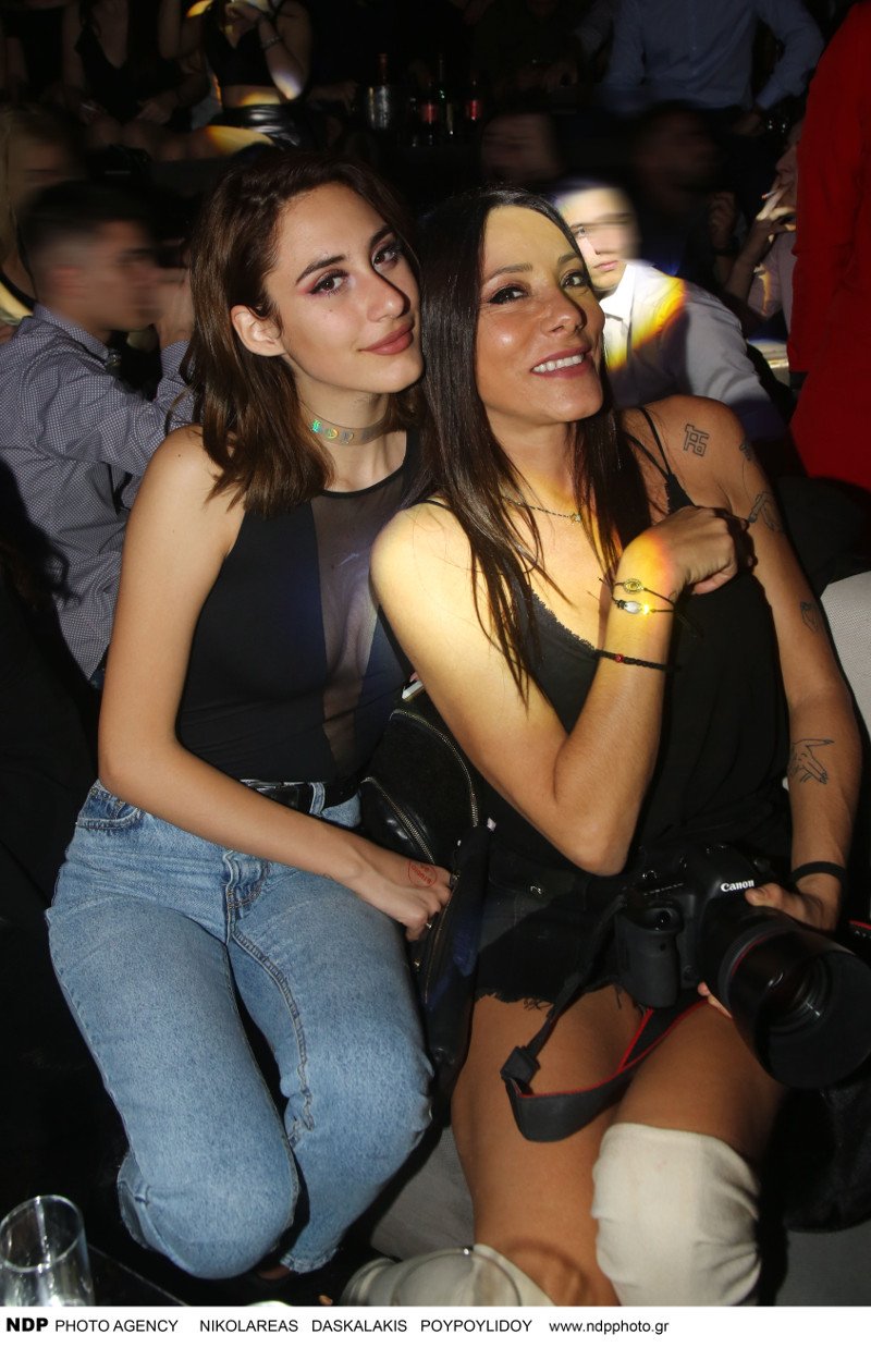 Στα μπουζούκια διασκέδασε η εγγονή του Ακη Τσοχατζόπουλου [εικόνες] | iefimerida.gr 0