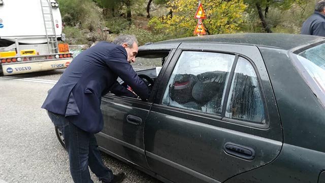 Σάρωσε η κακοκαιρία τη Δυτική Ελλάδα -Πλημμύρισαν σπίτια, φούσκωσαν ποτάμια, έσπασαν δρόμοι [εικόνες & βίντεο] | iefimerida.gr 4
