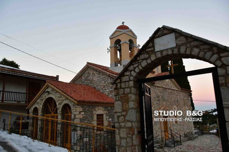 «Κολοκοτρωνίτσι»: Χιονισμένο το γραφικό χωριουδάκι του... Πώποτα και της Χαράς [εικόνες & βίντεο] | iefimerida.gr 2