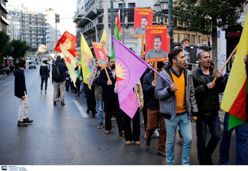 Πορεία Κούρδων στο κέντρο της Αθήνας -«Ερντογάν δικτάτορα», φώναζαν [εικόνες] | iefimerida.gr 3