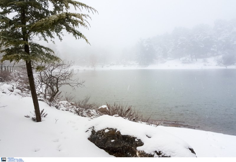 Κι όμως! Αυτή η αλπική λίμνη βρίσκεται μισή ώρα από την Ομόνοια, και τώρα είναι χιονισμένη! [εικόνες] | iefimerida.gr 2