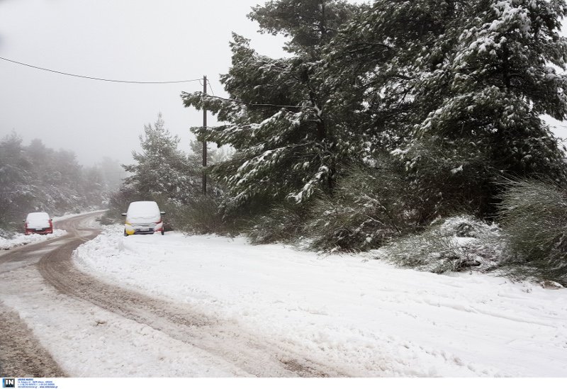 Κι όμως! Αυτή η αλπική λίμνη βρίσκεται μισή ώρα από την Ομόνοια, και τώρα είναι χιονισμένη! [εικόνες] | iefimerida.gr 1