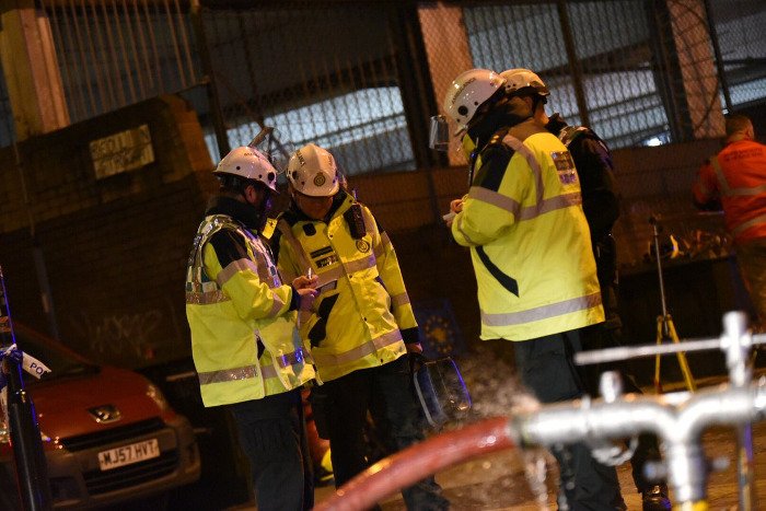 Ξέσπασε πυρκαγιά σε 12ώροφη πολυκατοικία στο Μάντσεστερ [εικόνες & βίντεο] | iefimerida.gr 1