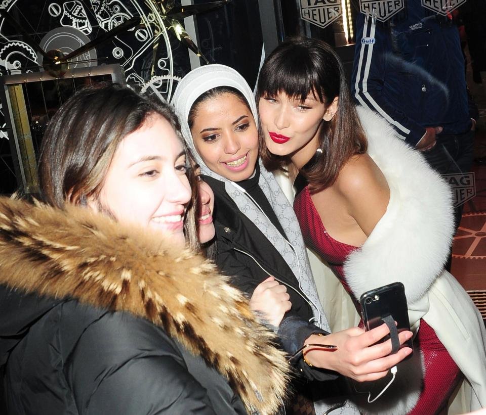 Η Μπέλα Χαντίντ σε διαδήλωση στο Λονδίνο υπέρ της Παλαιστίνης [εικόνες] | iefimerida.gr 2