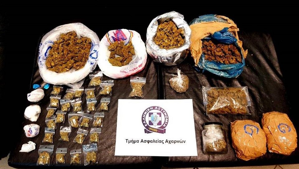 Εξαρθρώθηκε μεγάλη σπείρα διακίνησης ναρκωτικών στην Αττική – «Εισέβαλαν» μέχρι και σε σχολεία | iefimerida.gr 3