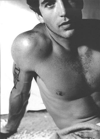 George, το περιοδικό-σοκ που έβγαλε ο γιoς του Κένεντι, το 1995 [εικόνες] | iefimerida.gr 15