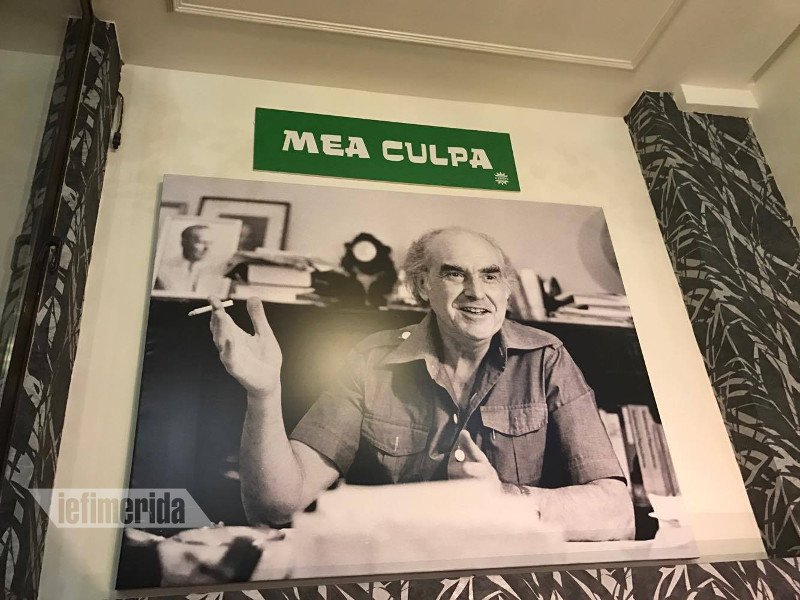 Το «παλιό ΠΑΣΟΚ» ξαναγύρισε: Ρίτα Σακελλαρίου, γαρύφαλλα, κοκτέιλ ΠΑΣΟΚίτο στα εγκαίνια του καφέ «Αλλαγή» [εικόνες & βίντεο] | iefimerida.gr 1