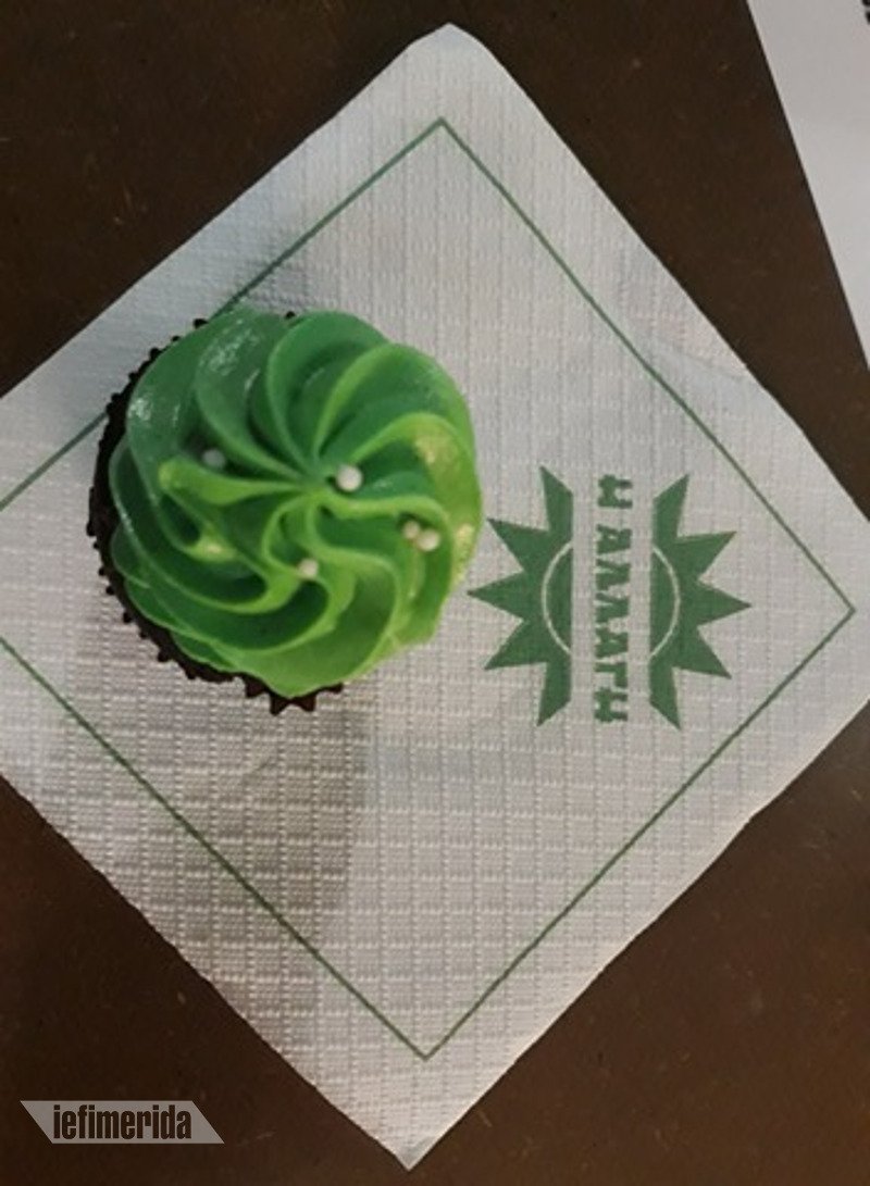 Το «παλιό ΠΑΣΟΚ» ξαναγύρισε: Ρίτα Σακελλαρίου, γαρύφαλλα, κοκτέιλ ΠΑΣΟΚίτο στα εγκαίνια του καφέ «Αλλαγή» [εικόνες & βίντεο] | iefimerida.gr 8