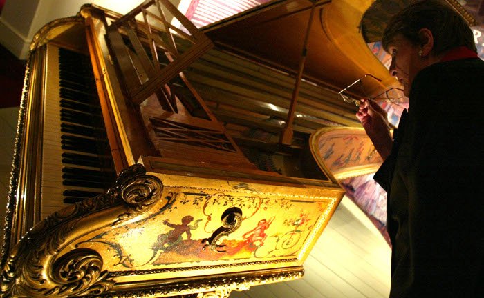 Ετσι είναι το παλάτι του Μπάκιγχαμ:  775 δωμάτια, χρυσό, φλύαρη πολυτελής διακόσμηση, μυστικές πόρτες [εικόνες] | iefimerida.gr 4