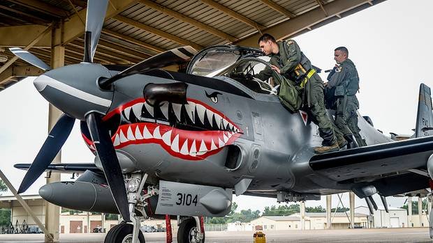 Οι ΗΠΑ ετοιμάζονται να στείλουν στα μέτωπα ελικοφόρα μαχητικά – Σαν αυτά του Β' Παγκοσμίου Πολέμου [βίντεο]  | iefimerida.gr 0