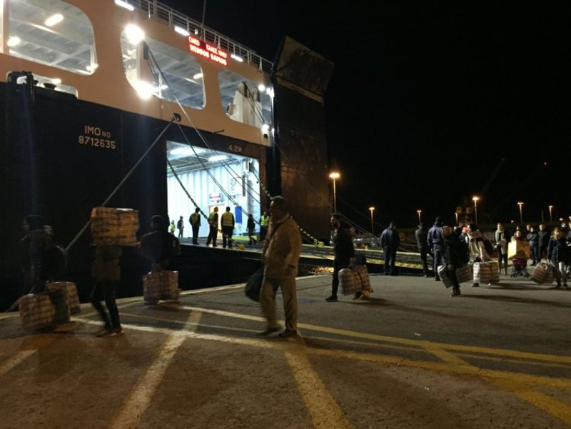 Εφτασαν στην Κρήτη 262 πρόσφυγες από τη Λέσβο [εικόνες] | iefimerida.gr 0