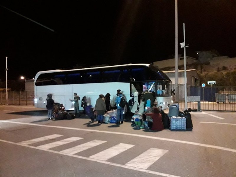 Εφτασαν στην Κρήτη 262 πρόσφυγες από τη Λέσβο [εικόνες] | iefimerida.gr 2