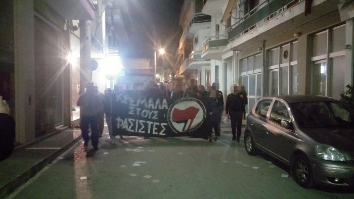 Αγριο ξύλο: OΡΜΑ ΑΝΤΙFA εναντίον Χρυσής Αυγής στη Σαλαμίνα [βίντεο]  | iefimerida.gr 1