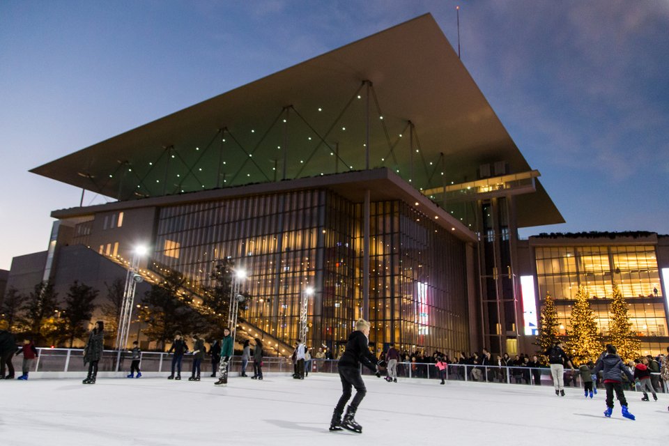 Πρωτοχρονιά στο Κέντρο Πολιτισμού Ιδρυμα Νιάρχος -Πυροτεχνήματα, DJs, νυχτερινός αγώνας δρόμου [εικόνες] | iefimerida.gr 3