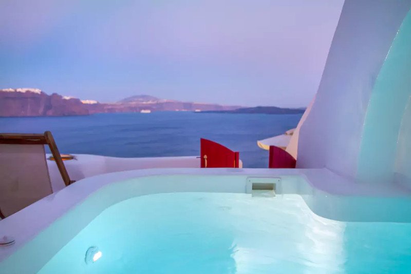 Αυτό το σπίτι-σπηλιά στη Σαντορίνη είναι στα 5 πιο δημοφιλή της Airbnb στον κόσμο [εικόνες]  | iefimerida.gr 7