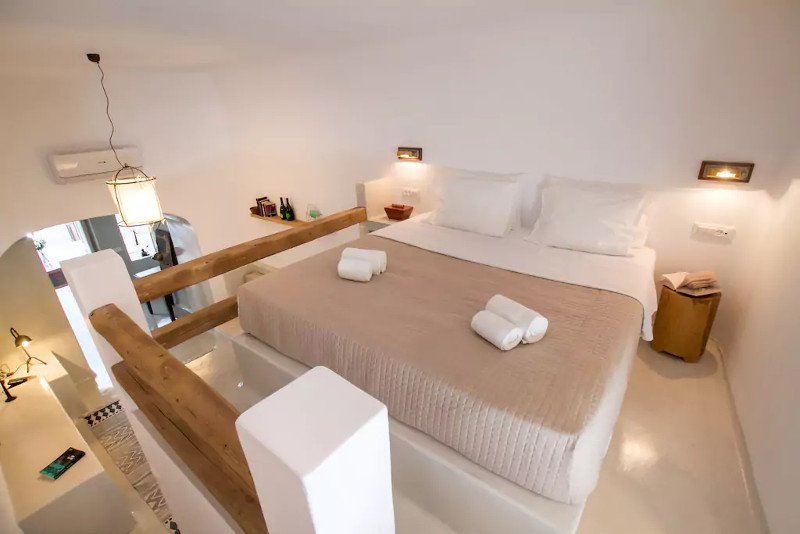 Αυτό το σπίτι-σπηλιά στη Σαντορίνη είναι στα 5 πιο δημοφιλή της Airbnb στον κόσμο [εικόνες]  | iefimerida.gr 5