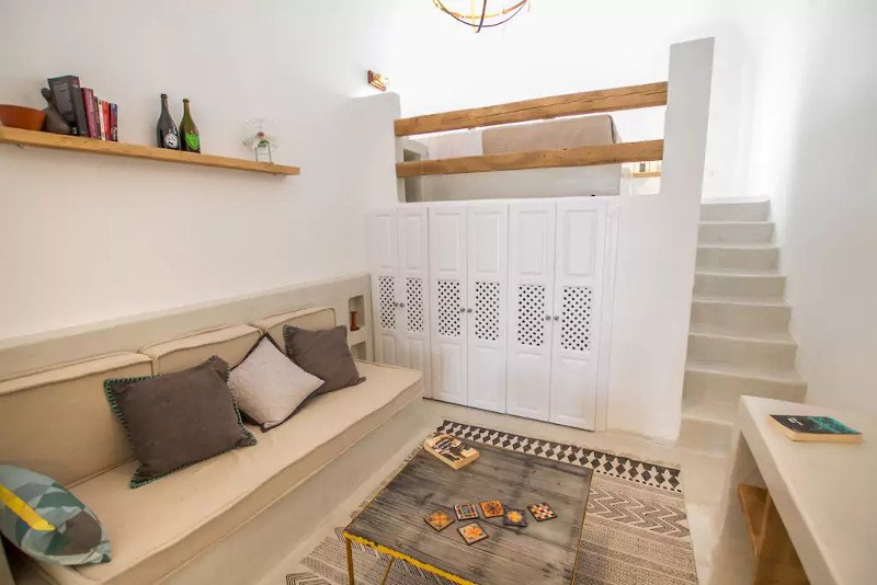 Αυτό το σπίτι-σπηλιά στη Σαντορίνη είναι στα 5 πιο δημοφιλή της Airbnb στον κόσμο [εικόνες]  | iefimerida.gr 3