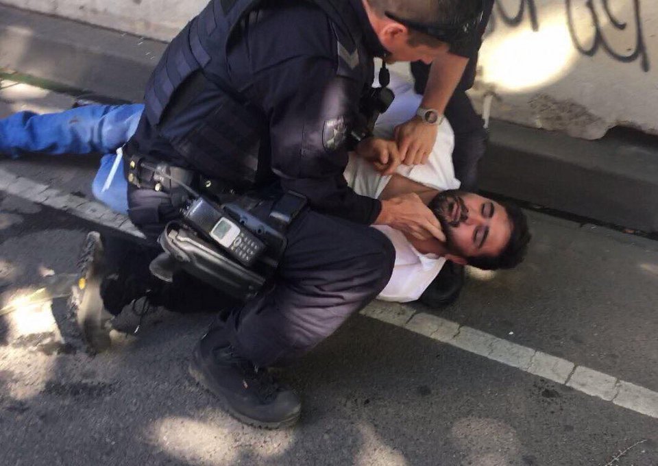 Αυτός είναι ο οδηγός που έπεσε με το ΙΧ του πάνω σε πεζούς στη Μελβούρνη -Η στιγμή της σύλληψης [βίντεο & εικόνες] | iefimerida.gr 0