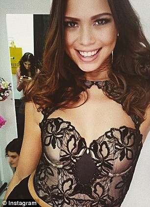 Μυστήριο με το θάνατο 18χρονου μοντέλου-Ηταν σε πάρτι για swingers και έπεσε γυμνή από τον εικοστό όροφο [εικόνες] | iefimerida.gr 8