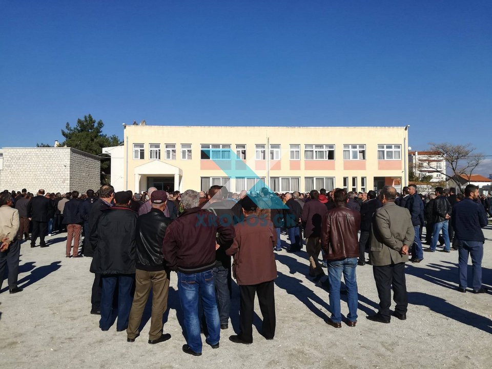 Οι βουλευτές Ροδόπης και Ξάνθης του ΣΥΡΙΖΑ περιμένουν τον Ερντογάν στο μειονοτικό σχολείο Τζελάλ Μπαγιάρ | iefimerida.gr 0
