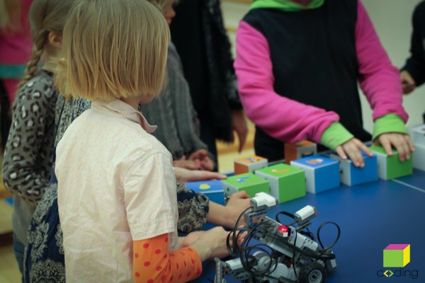 Βραβείο σε φοιτητές του ΑΠΘ -Δημιούργησαν ένα καινοτόμο εκπαιδευτικό παιχνίδι αφής [εικόνες]   | iefimerida.gr 3