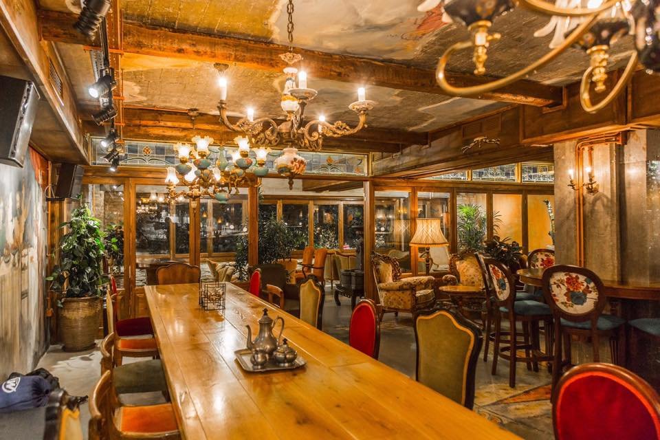 Upper: Σαν σε σαλόνι αρχοντικού -Το νέο all-day bistro bar στο Σύνταγμα με αισθητική αλά «Downton Abbey» [εικόνες] | iefimerida.gr 10