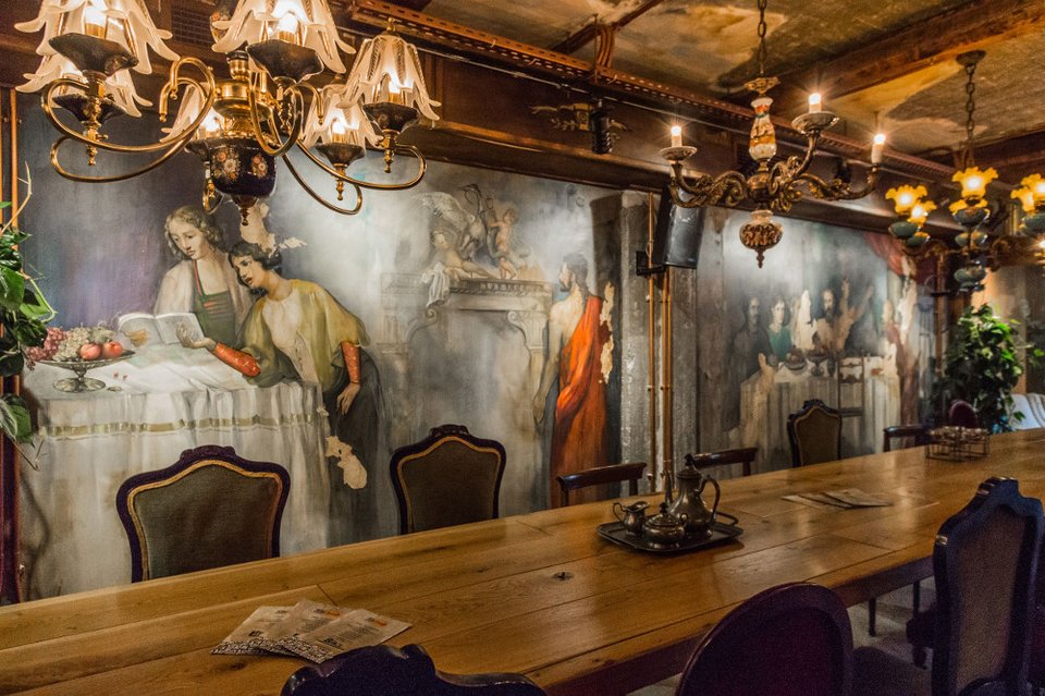 Upper: Σαν σε σαλόνι αρχοντικού -Το νέο all-day bistro bar στο Σύνταγμα με αισθητική αλά «Downton Abbey» [εικόνες] | iefimerida.gr 4