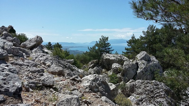 Ετσι είναι να βουτάς από το Ζάλογγο -Εντυπωσιακά πλάνα από drone [βίντεο] | iefimerida.gr 0