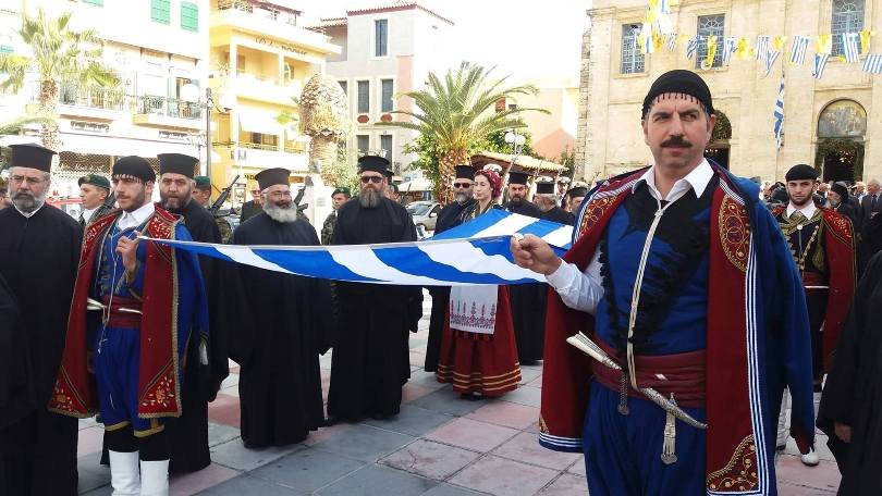 Με λιτανείες και λαμπρότητα η Κρήτη γιορτάζει τα 104 χρόνια από την ένωσή της με την Ελλάδα [εικόνες]  | iefimerida.gr 1
