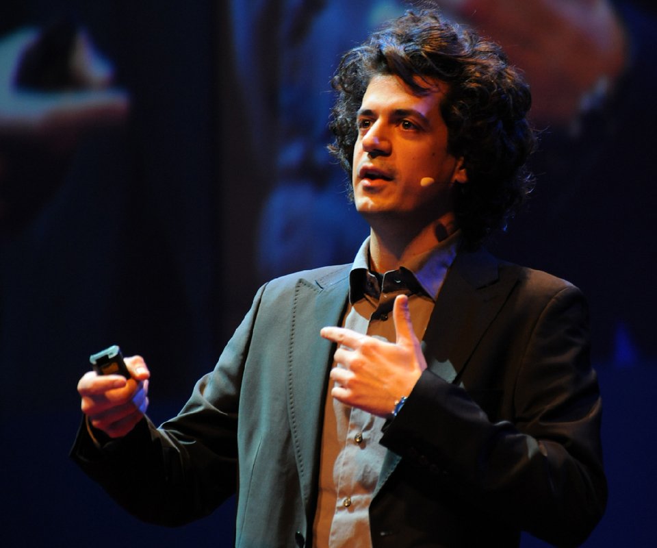 Πώς μπορεί να περνά την ημέρα της μια ιδιοφυΐα; Ποιος είναι ο Κωνσταντίνος Δασκαλάκης, ένα από τα λαμπρότερα μυαλά στον κόσμο [εικόνες] | iefimerida.gr 3