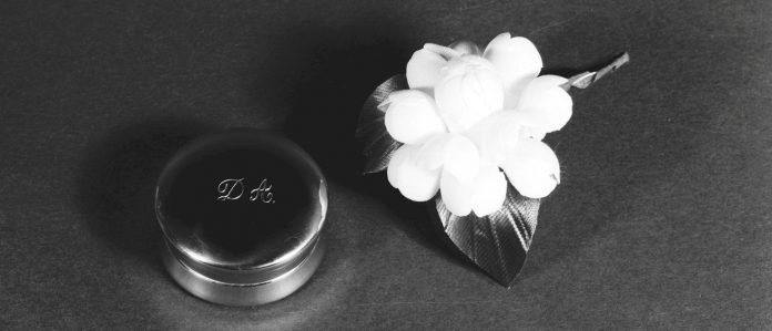 Ο γάμος της Αλίκης Βουγιουκλάκη και του Δημήτρη Παπαμιχαήλ, 53 χρόνια πριν -Το Givenchy νυφικό από τη... Νίτσα και το ξύλο [εικόνες] | iefimerida.gr 10