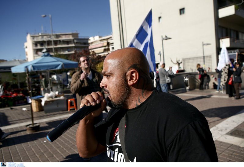 Οπαδοί του Σώρρα στον σταθμό του μετρό στη Δάφνη -«Στείλτε εξώδικα στις εφορίες», φωνάζουν [βίντεο] | iefimerida.gr 0