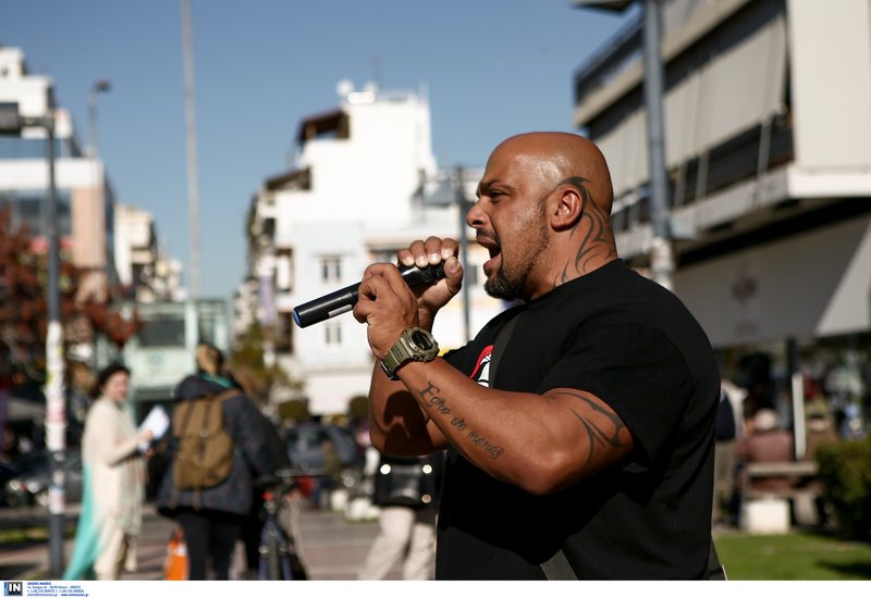 Οπαδοί του Σώρρα στον σταθμό του μετρό στη Δάφνη -«Στείλτε εξώδικα στις εφορίες», φωνάζουν [βίντεο] | iefimerida.gr 2