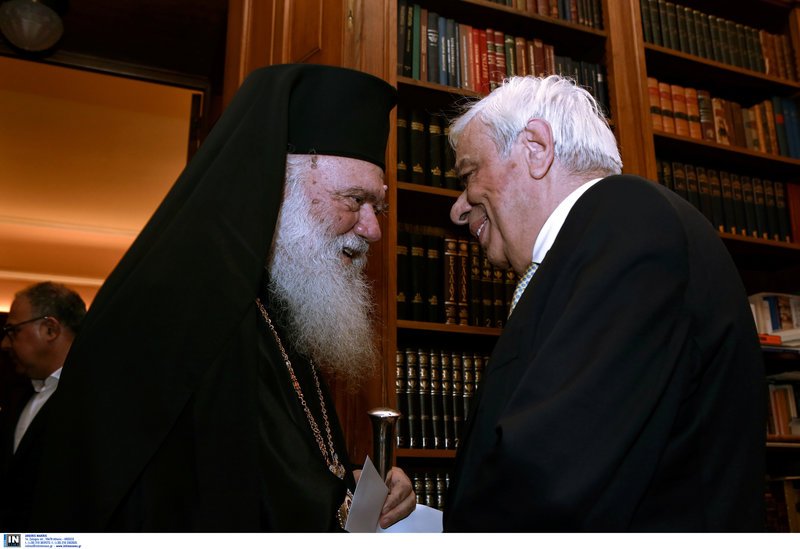 Παυλόπουλος σε Ιερώνυμο: Εξαίρω τη στάση της Εκκλησίας στα εθνικά θέματα -Ο διάλογος με τον Αρχιεπίσκοπο [βίντεο] | iefimerida.gr 1