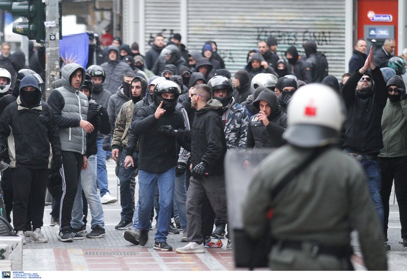 Eπεισόδια μεταξύ διαδηλωτών και ΜΑΤ στη Θεσσαλονίκη [εικόνες] | iefimerida.gr 1