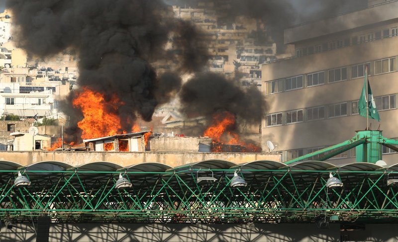 Φωτιά στα προσφυγικά της λεωφόρου Αλεξάνδρας -Απέναντι από το γήπεδο [εικόνες] | iefimerida.gr 3