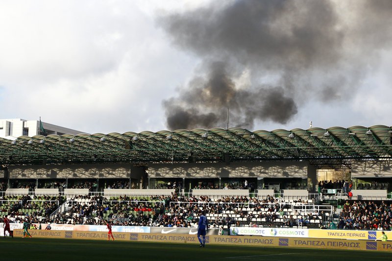 Φωτιά στα προσφυγικά της λεωφόρου Αλεξάνδρας -Απέναντι από το γήπεδο [εικόνες] | iefimerida.gr 1