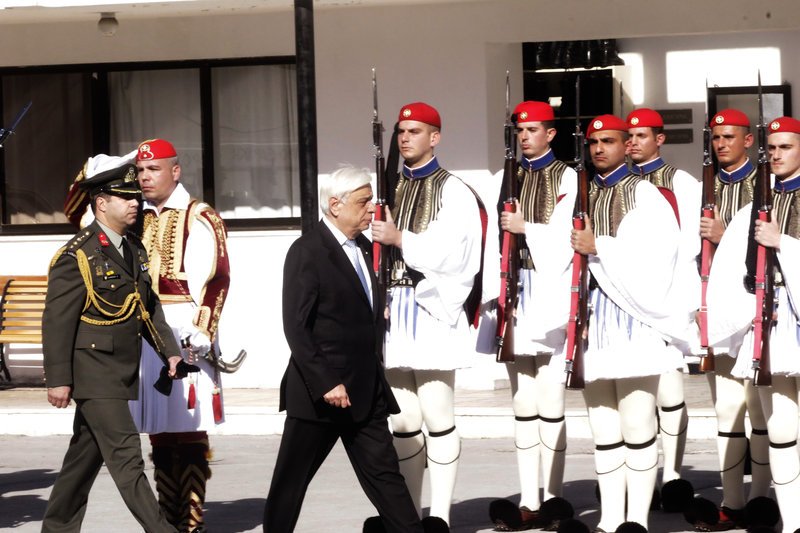 Ο Αγιος Γεώργιος ο Φουστανελάς ανακηρύχθηκε προστάτης της Προεδρικής Φρουράς [εικόνες]  | iefimerida.gr 0