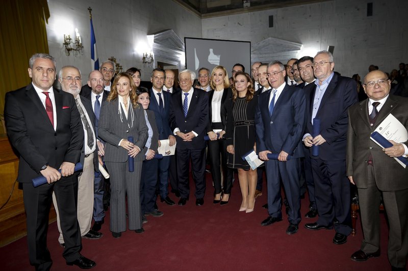 Απονεμήθηκαν τα βραβεία Μπότση -Ποιοι τα κέρδισαν [εικόνες] | iefimerida.gr 7